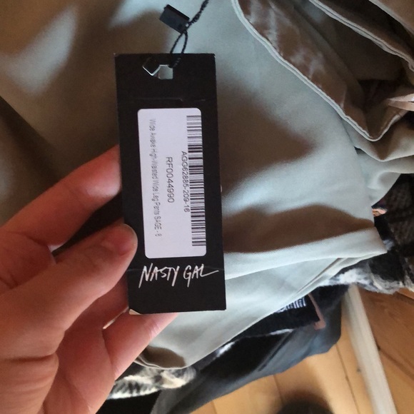 Wide leg pleated trousers - Picture 4 of 4